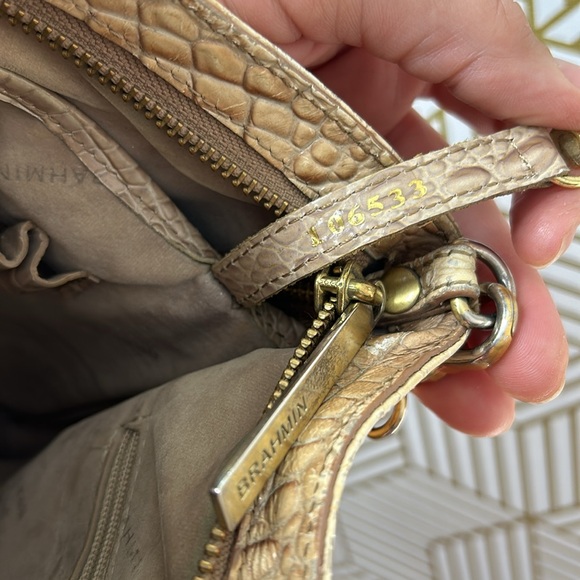 BRAHMIN Crème Crossbody Bag with Adjustable Strap - Picture 15 of 16